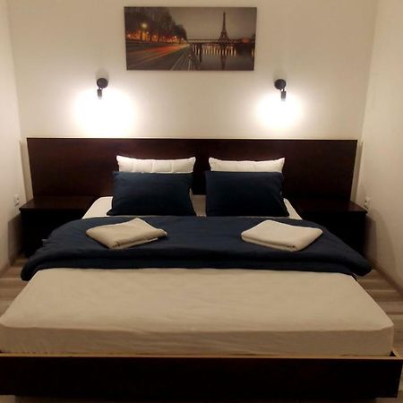 Apartment At Teodora Sqr Lviv Luaran gambar