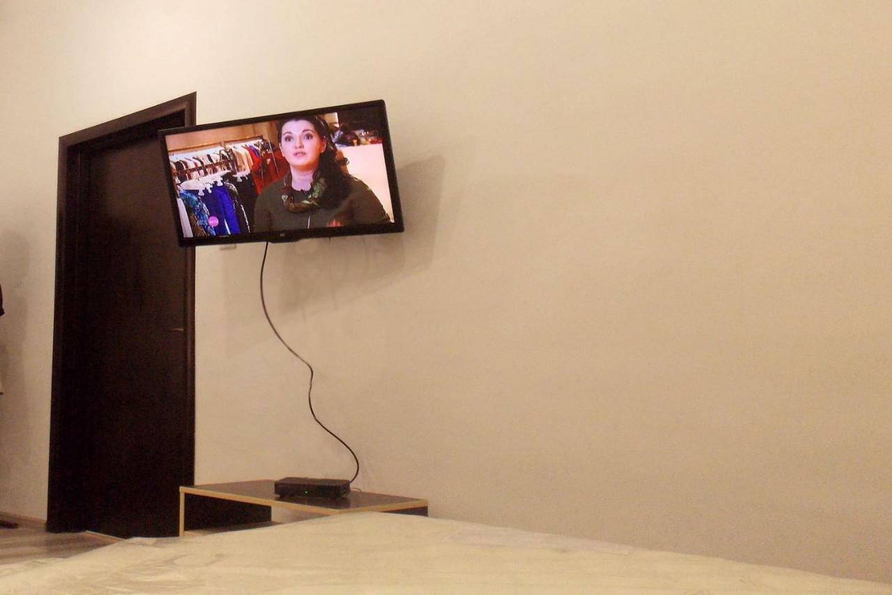 Apartment At Teodora Sqr Lviv Luaran gambar