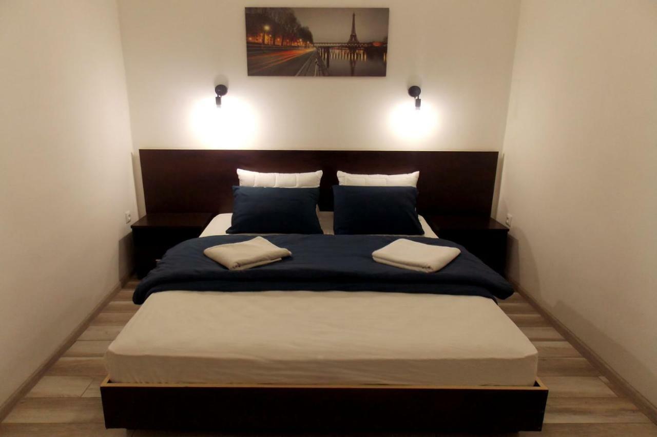 Apartment At Teodora Sqr Lviv Luaran gambar